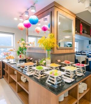 BUFFET SÁNG TẠI MELODY RESTAURANT LẦU 8