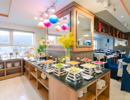 BUFFET SÁNG TẠI MELODY RESTAURANT LẦU 8
