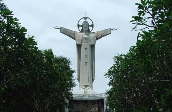 Tượng chúa Ki –Tô.